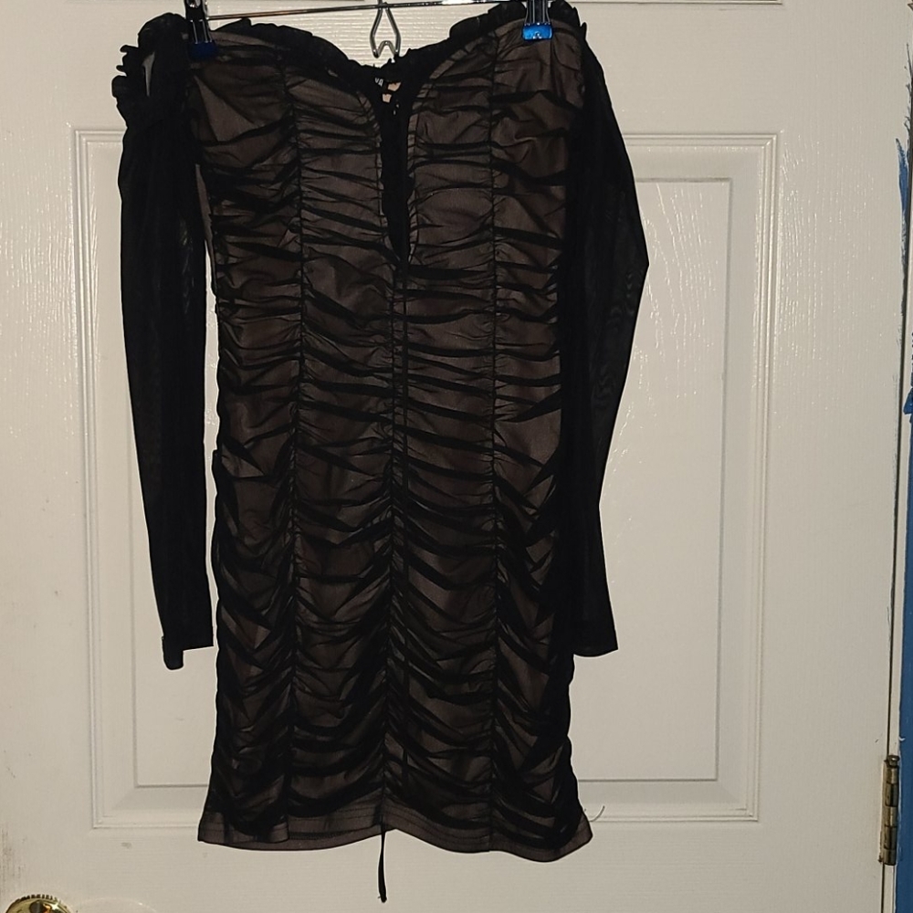 LS BLACK LACE NUDE LINED DRESS